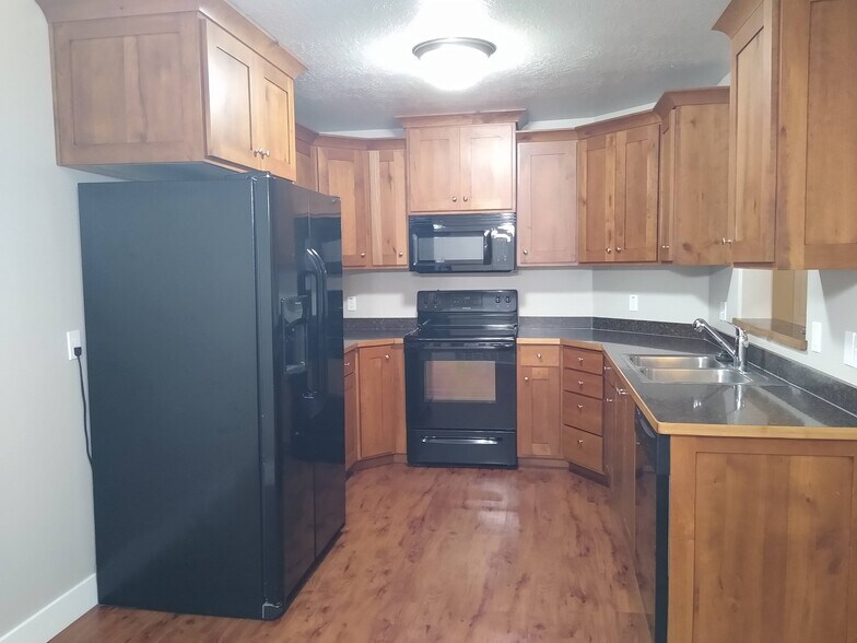 Kitchen - 1045 S 1700 W