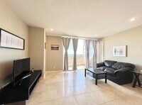 Building Photo - 2016 Main St