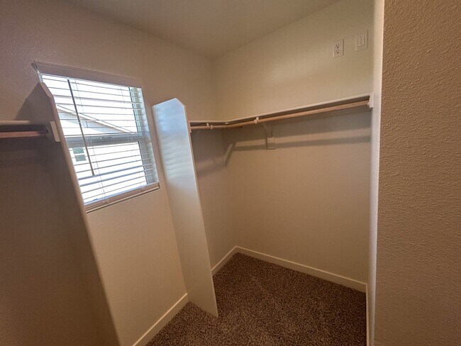 Building Photo - BRAND NEW 3 Bedroom Home for Rent in Redding CA