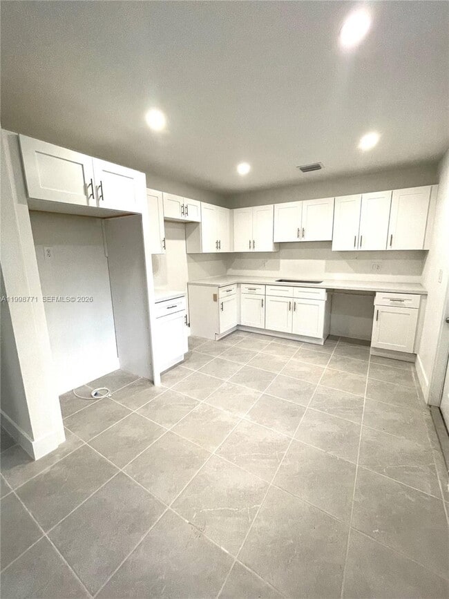 Building Photo - 1666 SW 3rd Ct