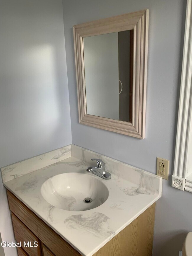 Building Photo - 160 Jackson St