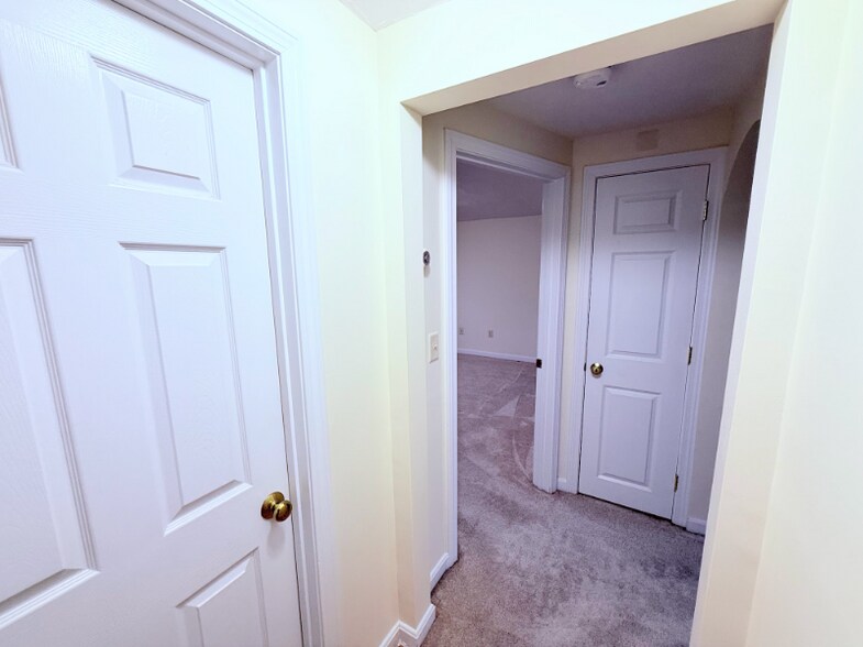 Building Photo - 78 Center St