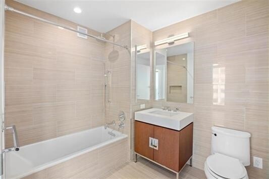 Building Photo - 99 Hudson St