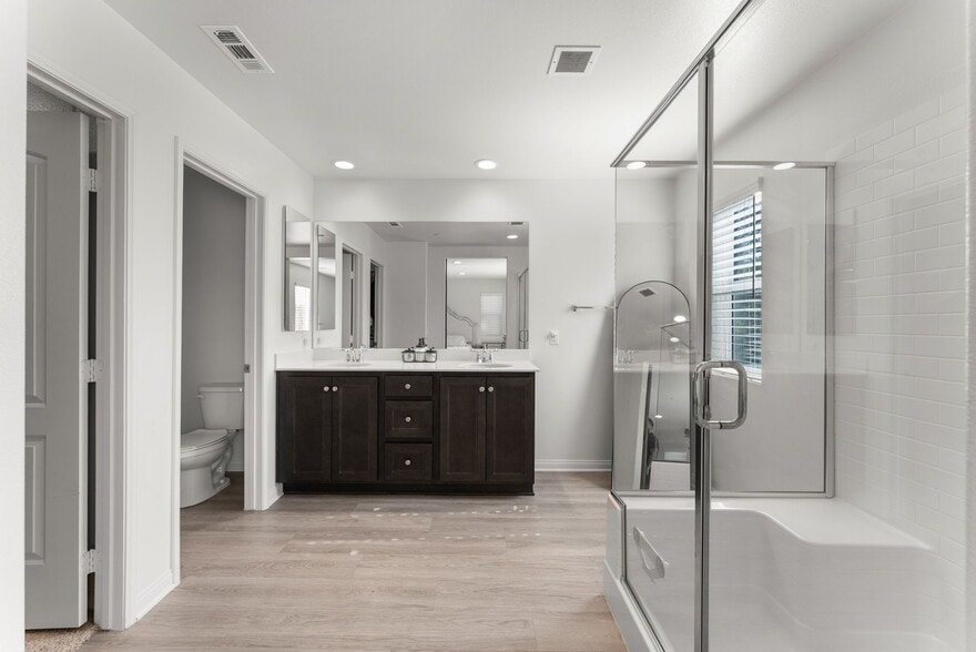 Building Photo - 5428 Meridian Pl