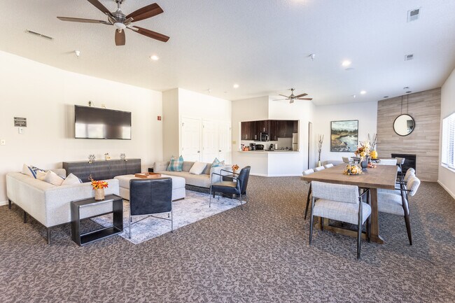 Building Photo - Royal Oak Apartments