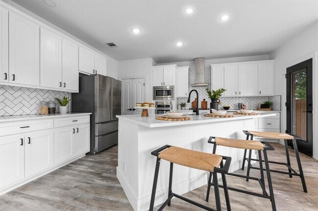 Building Photo - 10909 River Plantation Dr