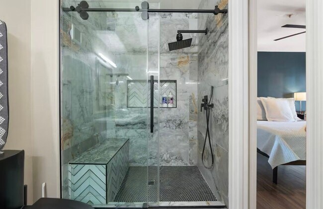 Building Photo - Charming 2BR Condo in Scottsdale