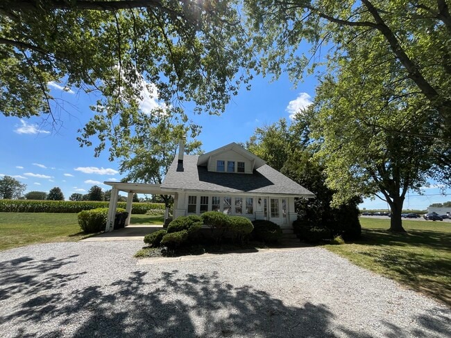 Building Photo - 3215 E 67th St