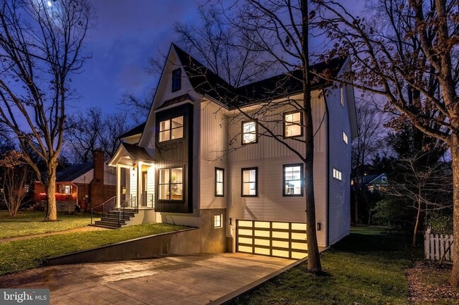 Building Photo - 6535 Mulroy St
