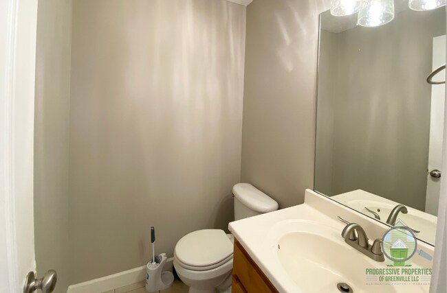 Building Photo - 9 Jude Ct