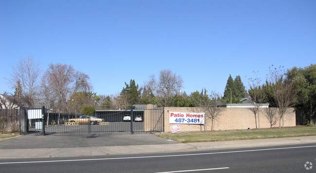 Building Photo - Espana West