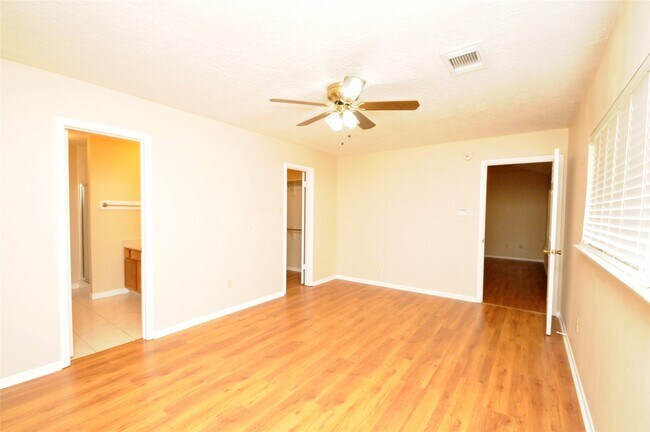 Building Photo - 16503 Canario Dr