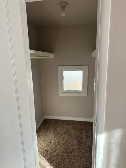 Building Photo - 4018 E Pacific Ave