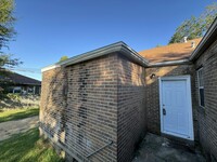 Building Photo - 207 E Court St