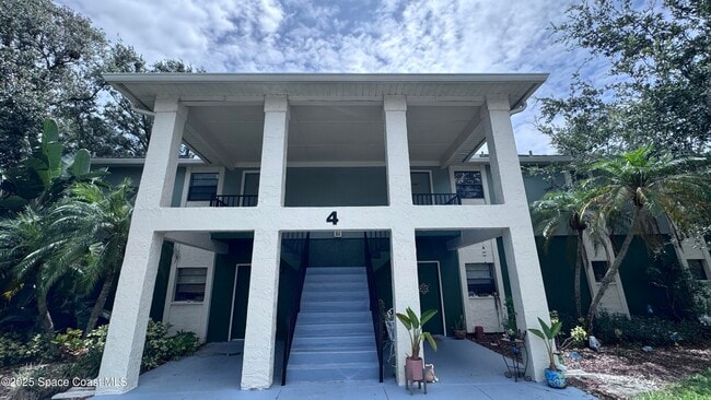 Building Photo - 2216 Flower Tree Cir