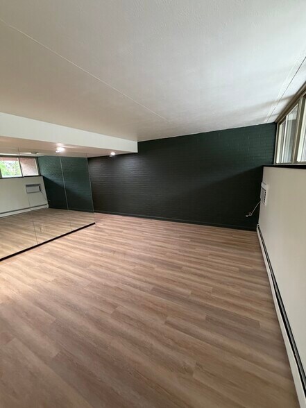 Building Photo - 446 Hoodridge Dr