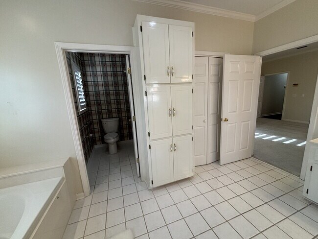 Building Photo - 39 Williamsburg Pl