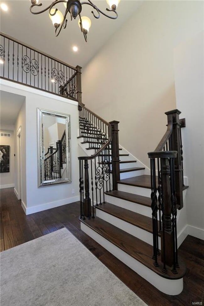 Building Photo - 1306 S Geyer Rd