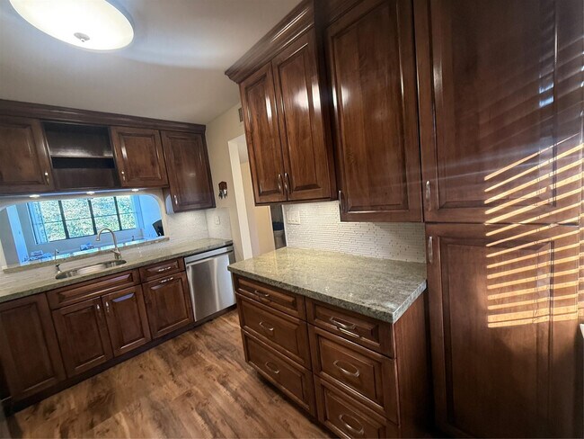 Building Photo - 2660 Carambola Cir N