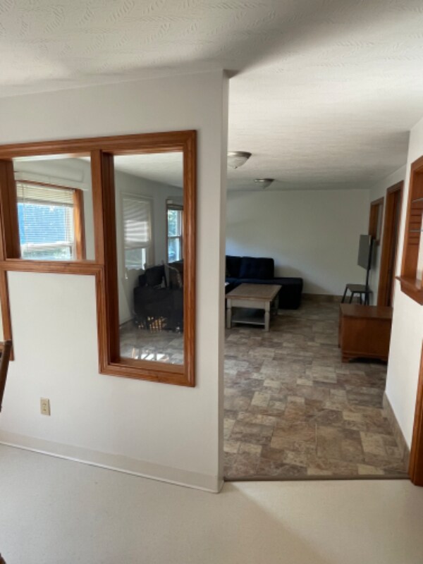 Building Photo - 1 US-1