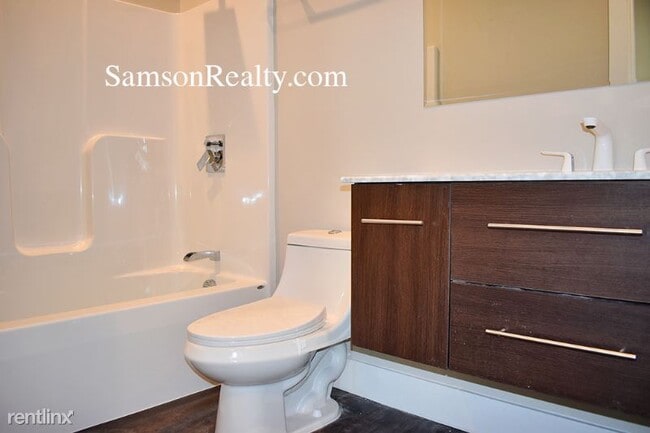 Building Photo - 3 br, 2.5 bath Condo - 1 Charlies Way