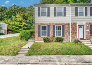 Building Photo - Updated End-of-Group Townhome with Finished Lower Level, Fenced Yard & Community Pool