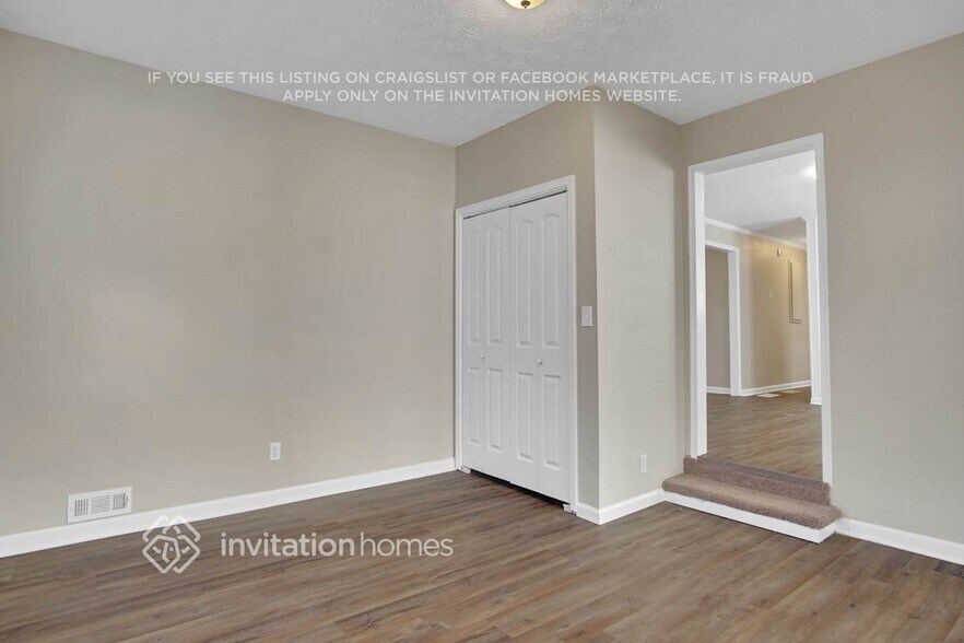 Building Photo - 521 Ivy Ln