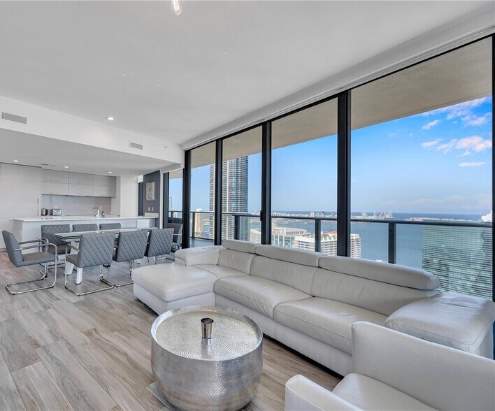 Building Photo - 1300 S Miami Ave