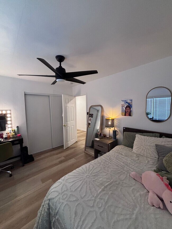 Building Photo - 6249-6253 Mary Lane Drive