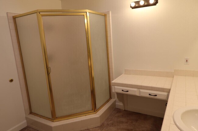 Building Photo - 9388 N Archie Ave