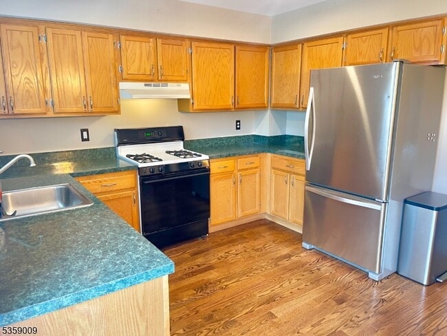 Building Photo - 302 Mercer Ct