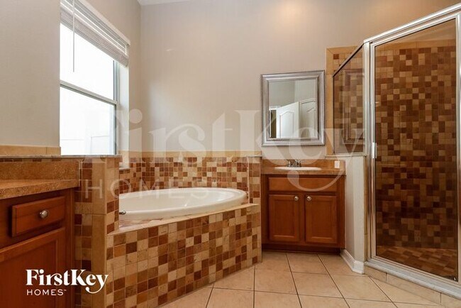 Building Photo - 7727 Stoney Hill Dr
