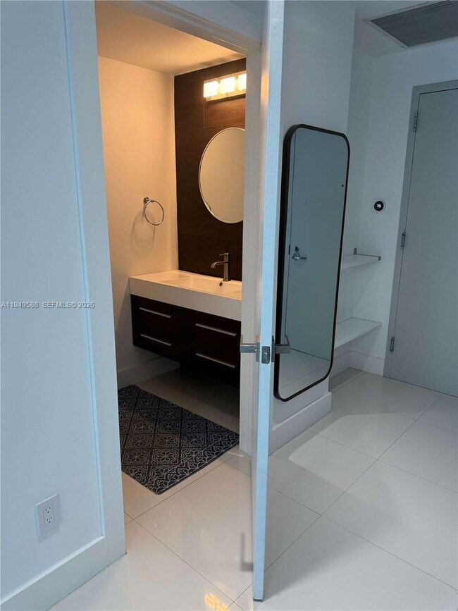 Building Photo - 60 SW 13th St