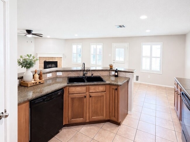 Building Photo - 9620 George Washington Dr