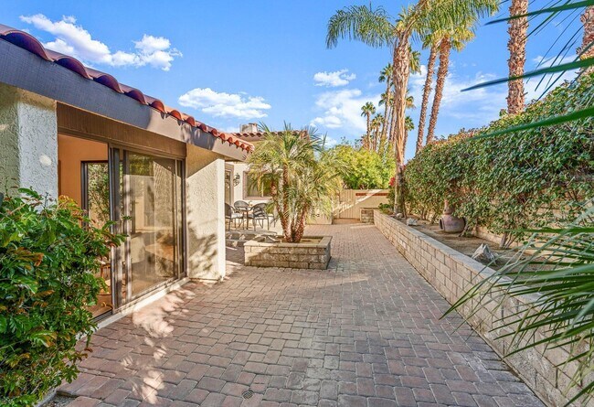 Building Photo - 44350 Michigan Ct