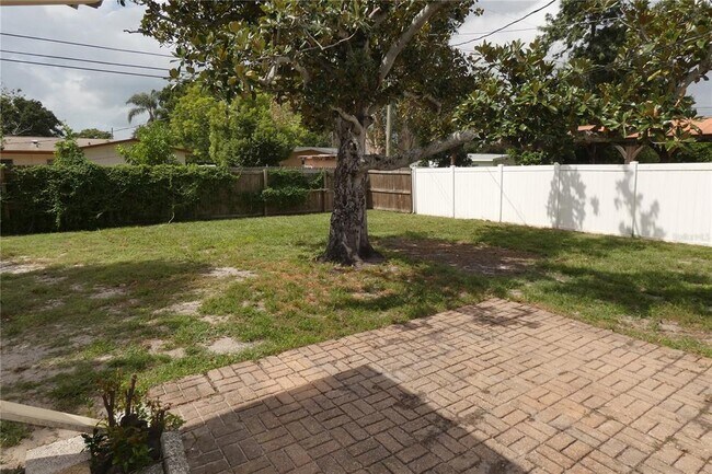 Building Photo - 2840 52nd Ln N