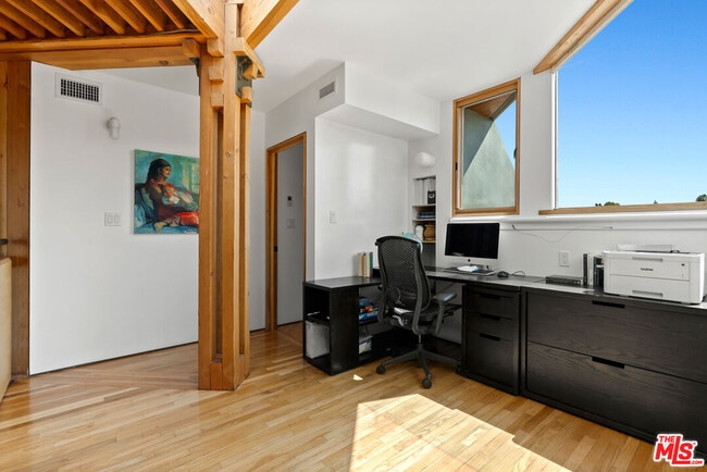 Building Photo - 3121 Frederick St