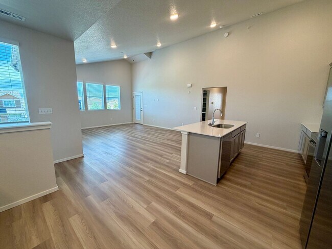 Building Photo - 2120 Falling Leaf Dr