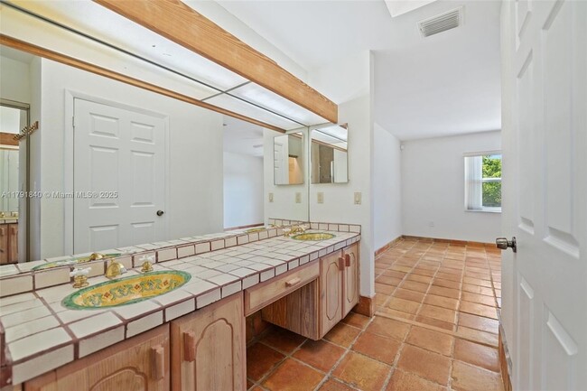 Building Photo - 14531 Hampton Pl