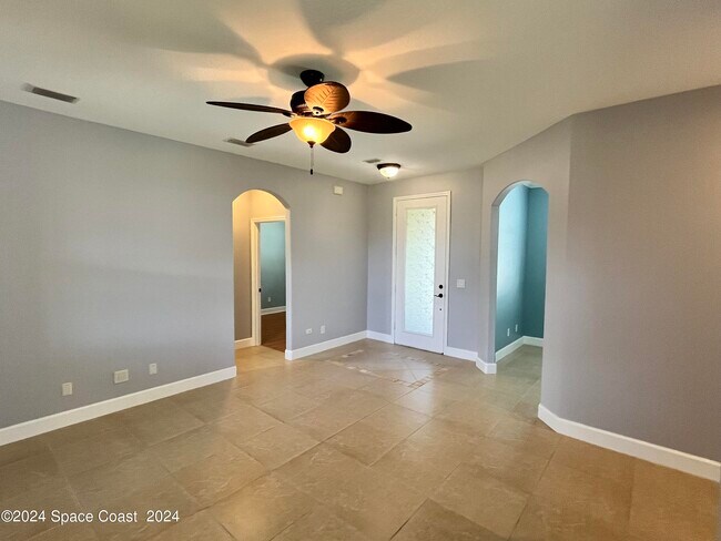 Building Photo - 1874 Bermuda Ct