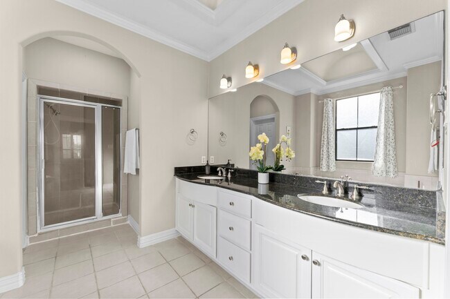 Building Photo - 9910 Orchard Ct