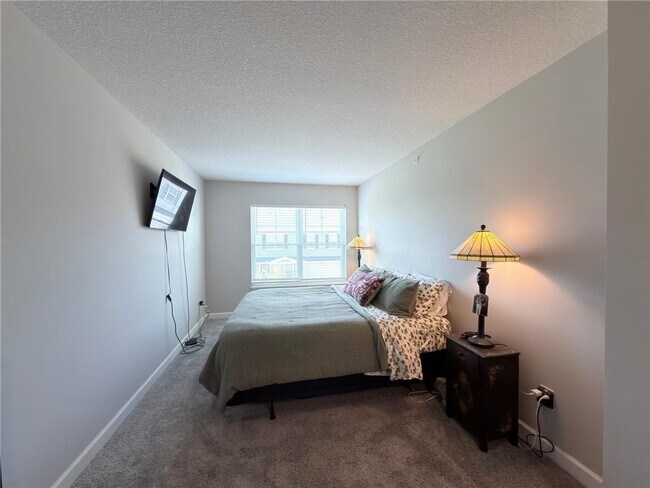 Building Photo - 10518 Weston Wy N