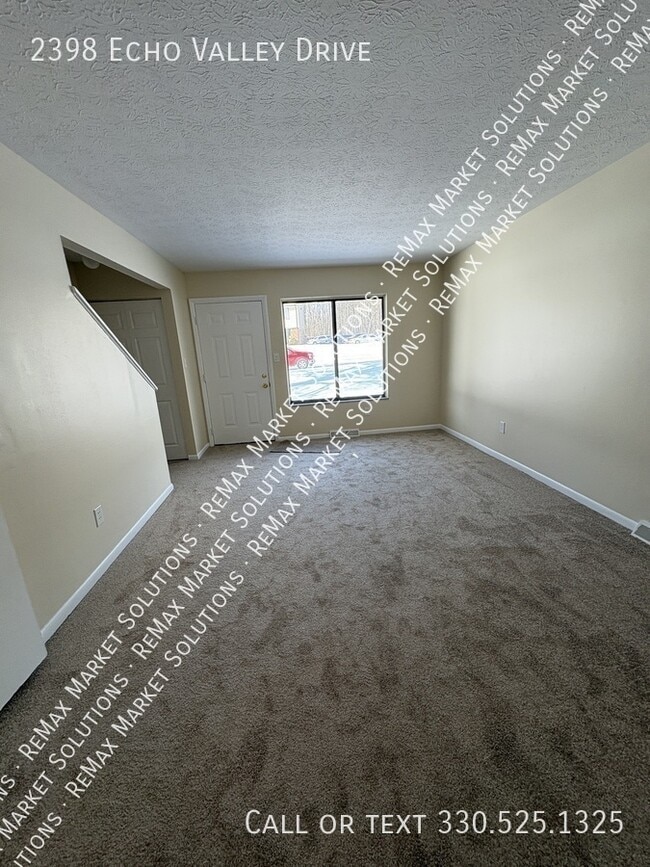 Building Photo - 2398 Echo Valley Dr