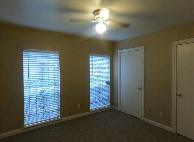 Building Photo - 5212 Arboles Dr