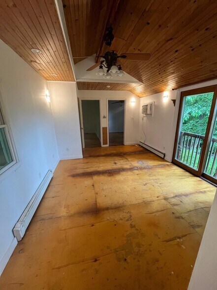 Building Photo - 12 Utopian Trail