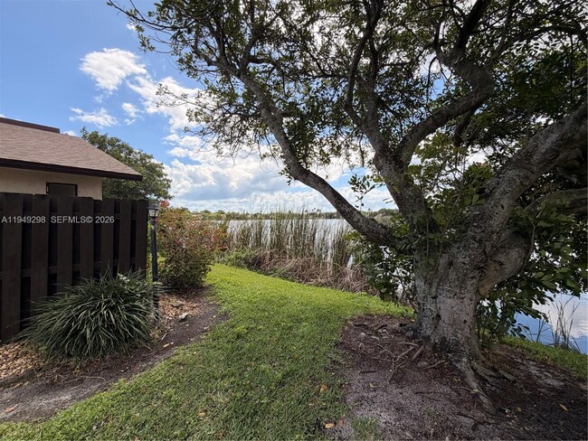 Building Photo - 1802 Waterview Cir