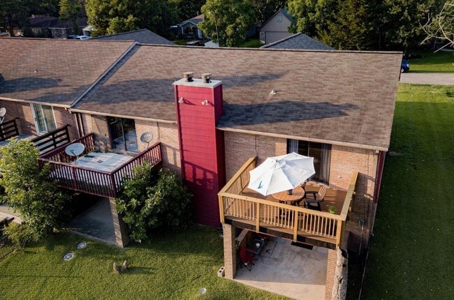 Building Photo - 13209 Bluff View Dr