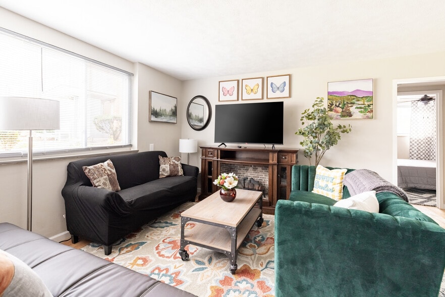 Primary Photo - Georgetown Apartments