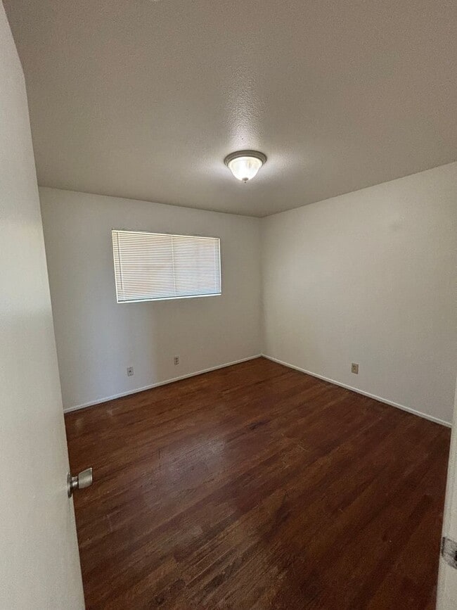 Building Photo - Spacious 3BD/2BA Home with Great Features!