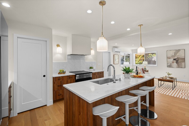 Building Photo - 2349 NE 127th St